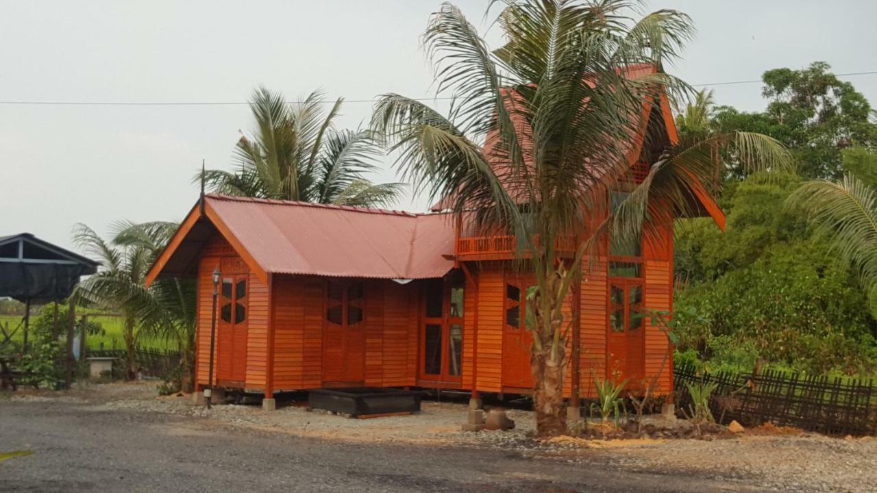 Kurau Inn Farmstay Kuala Kurau Kültér fotó